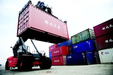 湖北长舟铁路货运物流中心集装箱作业现场